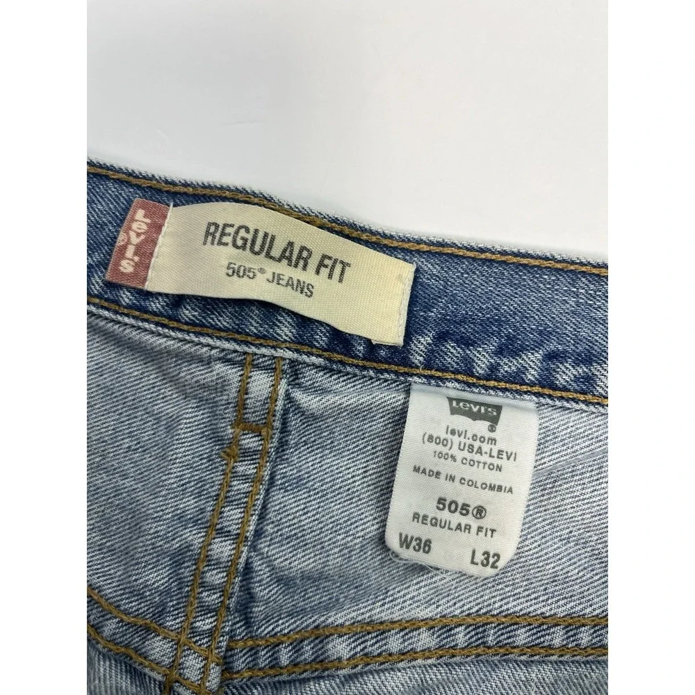 Levi's 505 Jeans 34x32 Straight Fit Light Wash Denim Y2K Classic Style